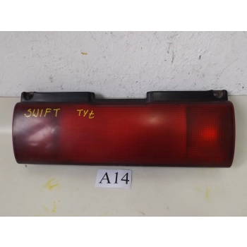 SUZUKI SWIFT  lampa tył środek