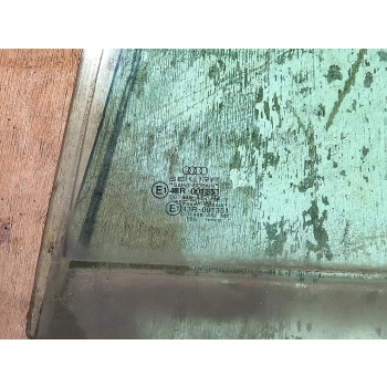 SZYBA DRZWI PRZEDNICH TYŁ STRONA LEWA AUDI A3 S3 8L 43R-001351 GENUINE