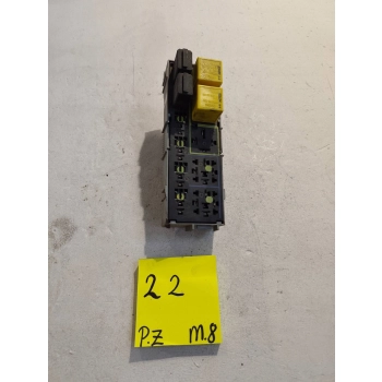 SKRZYNKA BEZPIECZNIKÓW I PRZEKAŹNIKÓW OPEL MERIVA A 90491314 GENUINE
