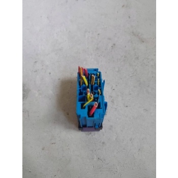 MODUŁ BEZPIECZNIKÓW I PRZEKAŹNIKÓW ŚRODEK RENAULT SCENIC II 03525