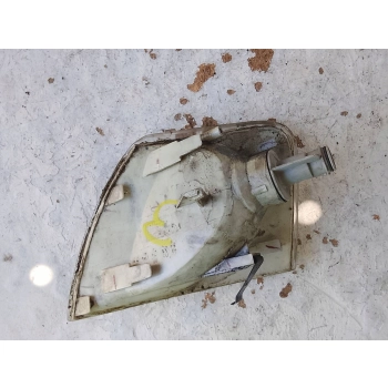 KIERUNKOWSKAZ PRZEDNI STRONA PRAWA VOLKSWAGEN PASSAT B5 01-441-1623R-C
