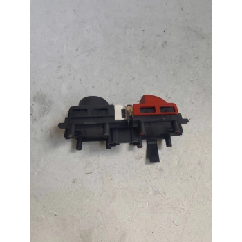 PRZYCISK ŚWIATEŁ AWARYJNYCH I CENTRALNEGO ZAMKA RENAULT SCENIC II 820010780