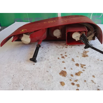 LAMPA TYLNA TYŁ STRONA PRAWA PEUGEOT 807 2235665