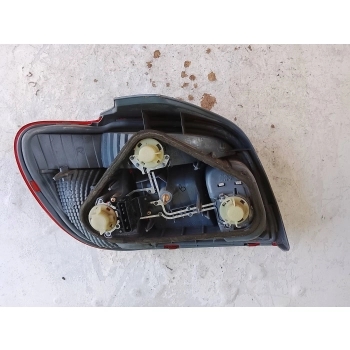 LAMPA TYLNA TYŁ STRONA PRAWA TOYOTA YARIS 56898559