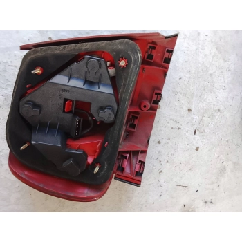 LAMPA TYLNA TYŁ STRONA PRAWA AUDI A4 S4 B5 8D 2589898