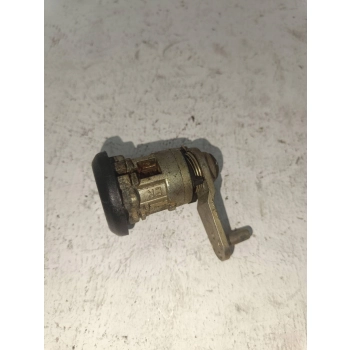 ZAMEK KLAPY BAGAŻNIKA TYŁ FORD ESCORT 632252 GENUINE