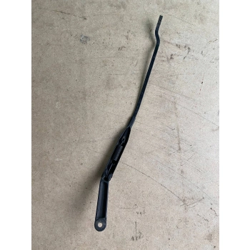 RAMIĘ WYCIERACZKI PRZEDNIEJ SZYBY PRZÓD OPEL VECTRA B 90504175