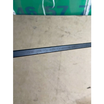 RAMIĘ WYCIERACZKI PRZEDNIEJ SZYBY PRZÓD AUDI A4 S4 B5 8D 8D1955407A