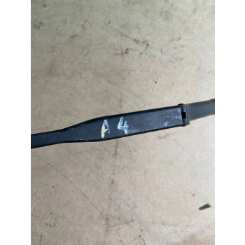 RAMIĘ WYCIERACZKI PRZEDNIEJ SZYBY PRZÓD AUDI A4 S4 B5 8D 8D1955407A