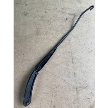 RAMIĘ WYCIERACZKI PRZEDNIEJ SZYBY STRONA LEWA RENAULT MEGANE II 8200036916
