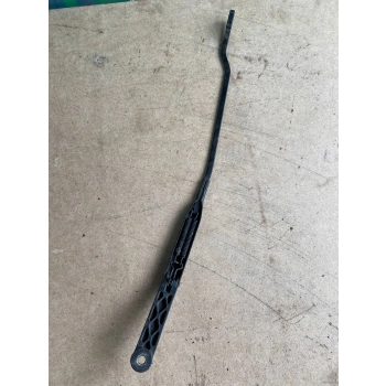 RAMIĘ WYCIERACZKI PRZEDNIEJ SZYBY PRZÓD AUDI A4 S4 B5 8D 8D1955408B