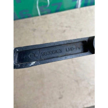 RAMIĘ WYCIERACZKI PRZEDNIEJ SZYBY PRZÓD DAEWOO LANOS 96306103