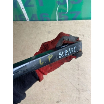 RAMIĘ WYCIERACZKI PRZEDNIEJ SZYBY STRONA LEWA RENAULT SCENIC I 7700843525