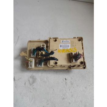 SKRZYNKA BEZPIECZNIKÓW Z MODUŁEM KOMFORTU TOYOTA AVENSIS 82641-05020-A
