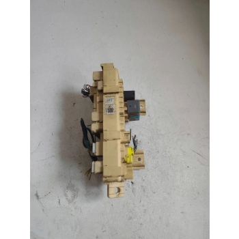SKRZYNKA BEZPIECZNIKÓW Z MODUŁEM KOMFORTU TOYOTA AVENSIS 82641-05020-A