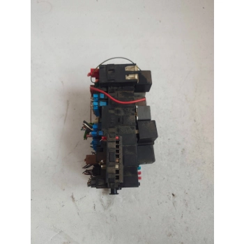 SKRZYNKA BEZPIECZNIKÓW I PRZEKAŹNIKÓW VOLKSWAGEN GOLF III 2948927 GENUINE
