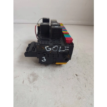SKRZYNKA BEZPIECZNIKÓW I PRZEKAŹNIKÓW VOLKSWAGEN GOLF III 2948927 GENUINE