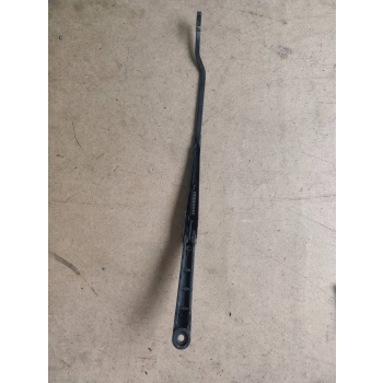 RAMIĘ WYCIERACZKI PRZEDNIEJ SZYBY VOLKSWAGEN POLO III 6N 28478291 GENUINE