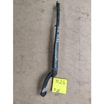RAMIĘ WYCIERACZKI PRZEDNIEJ SZYBY STRONA PRAWA AUDI A4 S4 B6 87456165
