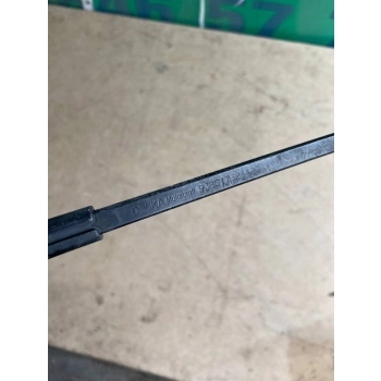 RAMIĘ WYCIERACZKI PRZEDNIEJ SZYBY PRZÓD FORD MONDEO MK I 93BG17526A2C