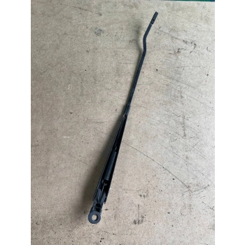 RAMIĘ WYCIERACZKI PRZEDNIEJ SZYBY PRZÓD FORD MONDEO MK I 93BG17526A2C