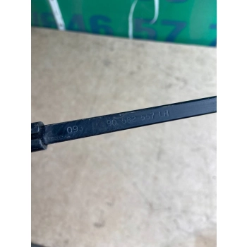 RAMIĘ WYCIERACZKI PRZEDNIEJ SZYBY PRZÓD STRONA LEWA OPEL ZAFIRA A 90582557