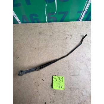 RAMIĘ WYCIERACZKI PRZEDNIEJ SZYBY PRZÓD MAZDA 323 J66FP1071
