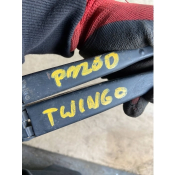RAMIĘ WYCIERACZKI PRZEDNIEJ SZYBY KOMPLET RENAULT TWINGO I 7700820835J
