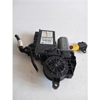 SILNICZEK PODNOŚNIKA SZYBY COUPE AUDI A4 S4 B8 8K 105840204 GENUINE