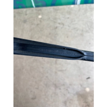 RAMIĘ WYCIERACZKI PRZEDNIEJ SZYBY PRZÓD NISSAN ALMERA N000479L