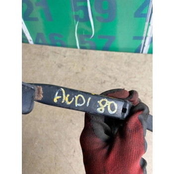 RAMIĘ WYCIERACZKI PRZEDNIEJ SZYBY PRZÓD AUDI 80 90 S2 B4