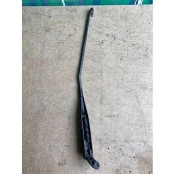 RAMIĘ WYCIERACZKI PRZEDNIEJ SZYBY STRONA LEWA RENAULT MEGANE I 771108889