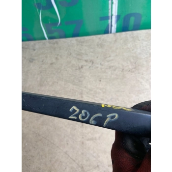 RAMIĘ WYCIERACZKI PRZEDNIEJ SZYBY PRZÓD STRONA PRAWA PEUGEOT 206