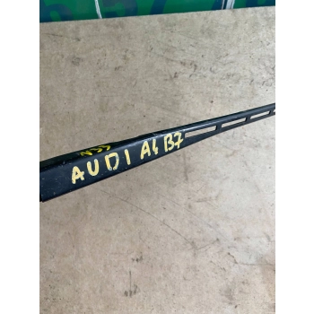 RAMIĘ WYCIERACZKI PRZEDNIEJ SZYBY PRZÓD AUDI A4 S4 B7 8E 8H