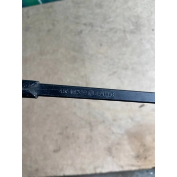 RAMIĘ WYCIERACZKI PRZEDNIEJ SZYBY PRZÓD STRONA PRAWA FIAT STILO 46814352