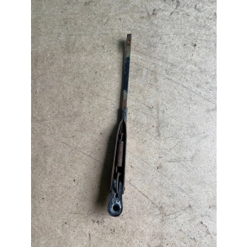 RAMIĘ WYCIERACZKI TYLNEJ TYŁ PEUGEOT 106 9620967780