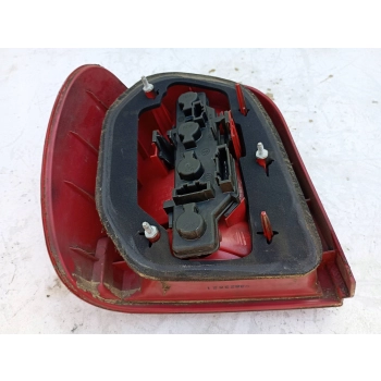 LAMPA TYLNA TYŁ STRONA PRAWA VOLKSWAGEN POLO III 6N 6N2 6NF 1212123
