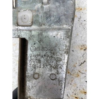 MANUALNY PODNOŚNIK SZYBY DRZWI PRZEDNICH PRZÓD STRONA LEWA VW T4 701837501