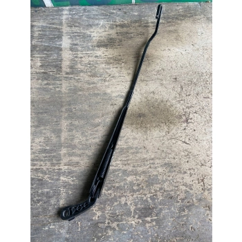RAMIĘ WYCIERACZKI PRZEDNIEJ SZYBY PRZÓD CHRYSLER VOYAGER 23109769