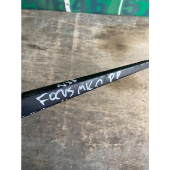 RAMIĘ WYCIERACZKI PRZEDNIEJ SZYBY PRZÓD STRONA PRAWA FORD FOCUS XS4117526BB