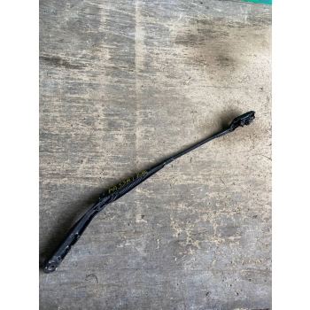 RAMIĘ WYCIERACZKI PRZEDNIEJ SZYBY STRONA PRAWA VW PASSAT B5 0607996109