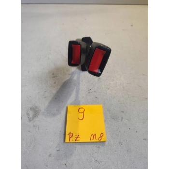 KLAMRA PASA TYLNEGO STRONA LEWA I ŚRODEK VOLKSWAGEN PASSAT B5 8D0857739A