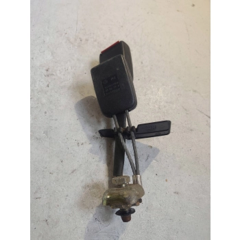KLAMRA PASA TYLNEGO STRONA LEWA I ŚRODEK VOLKSWAGEN PASSAT B5 8D0857739A
