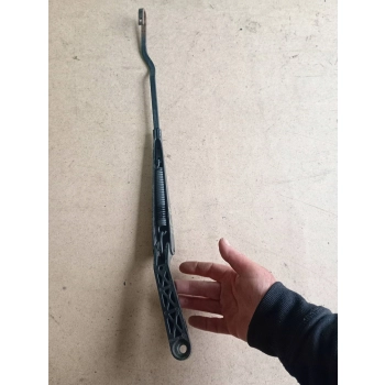 RAMIĘ WYCIERACZKI PRZEDNIEJ SZYBY PRZÓD STRONA PRAWA RENAULT 19 1J0955409
