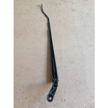 RAMIĘ WYCIERACZKI PRZEDNIEJ SZYBY STRONA PRAWA TOYOTA COROLLA E120 5965655