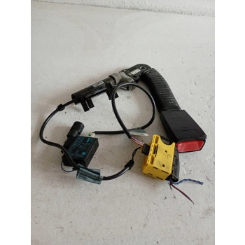 KLAMRA PASA PRZEDNIEGO PRZÓD STRONA PRAWA BMW 3 E36 8257788R