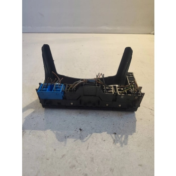 PANEL PRZEŁĄCZNIKÓW KONSOLI ŚRODKOWEJ OPEL VECTRA B 8324728 GENUINE