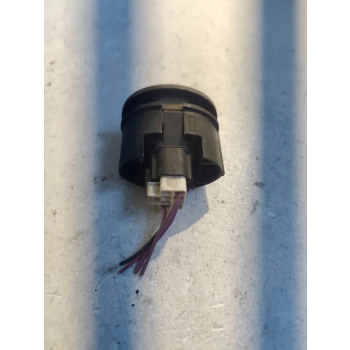 WŁĄCZNIK ŚWIATEŁ PRZECIWMGIELNYCH ŚRODEK FORD GALAXY 8932478 GENUINE