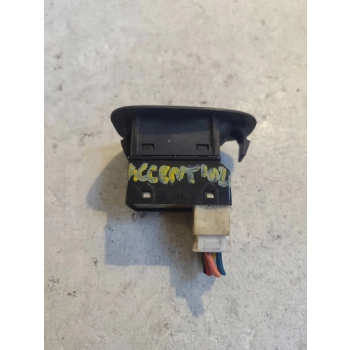 PRZEŁĄCZNIK SZYB TYŁ STRONA PRAWA HYUNDAI ACCENT 23848923 GENUINE