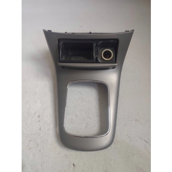 PANEL KONSOLI ŚRODKOWEJ TOYOTA AVENSIS T250 29847892 GENUINE
